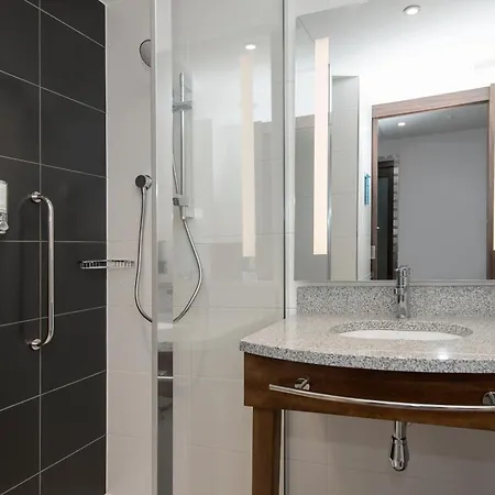 Hotel Hampton By Hilton Old Town 3*