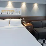 Hampton By Hilton Old Town Hotel