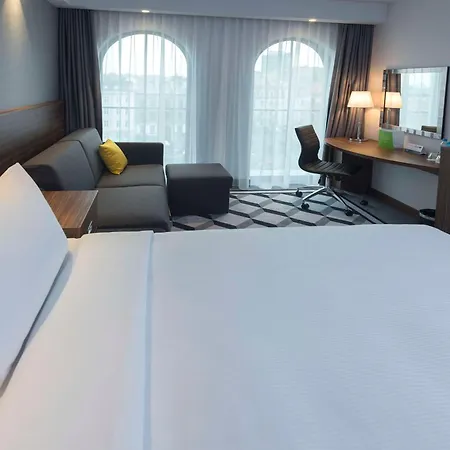 ホテル Hampton By Hilton Old Town 3*