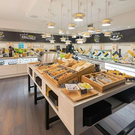 Готель Hampton By Hilton Old Town