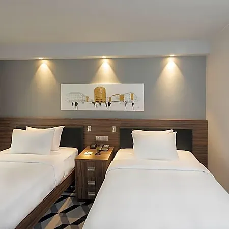 Hampton By Hilton Old Town ホテル ポズナン