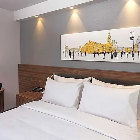 Hampton By Hilton Old Town ポズナン