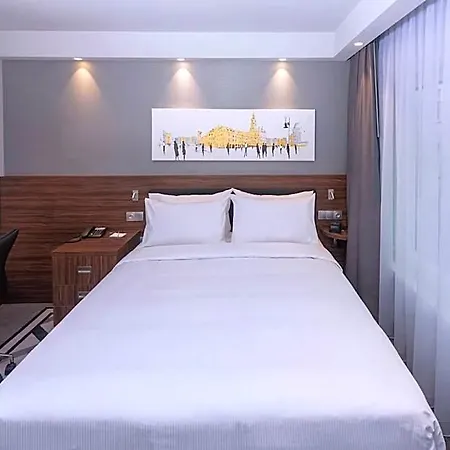 Hampton By Hilton Old Town 3* ポズナン