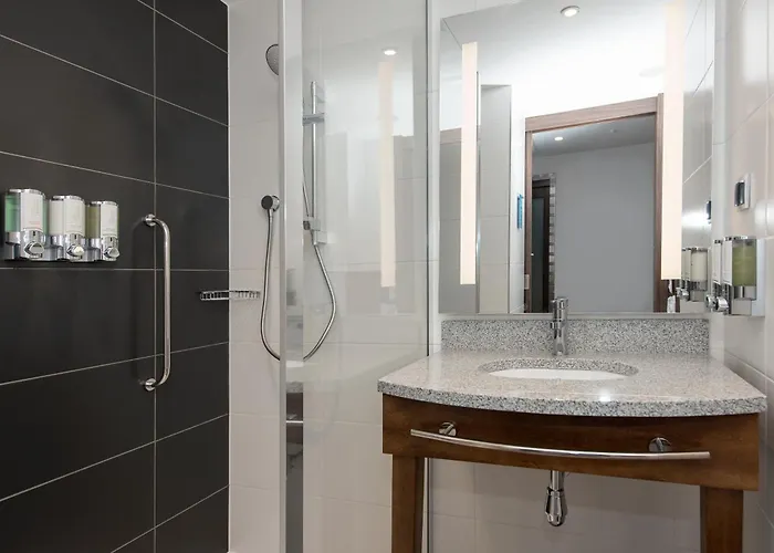 Hotel Hampton By Hilton Old Town 3*