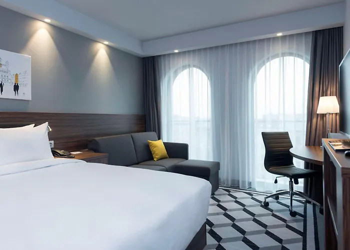 Hampton By Hilton Old Town Отель Познань