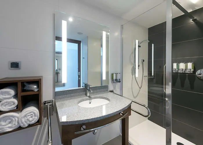 Hampton By Hilton Old Town Познань