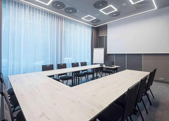 Отель Hampton By Hilton Old Town 3*