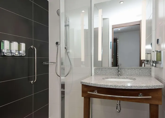 Hampton By Hilton Old Town Отель Познань